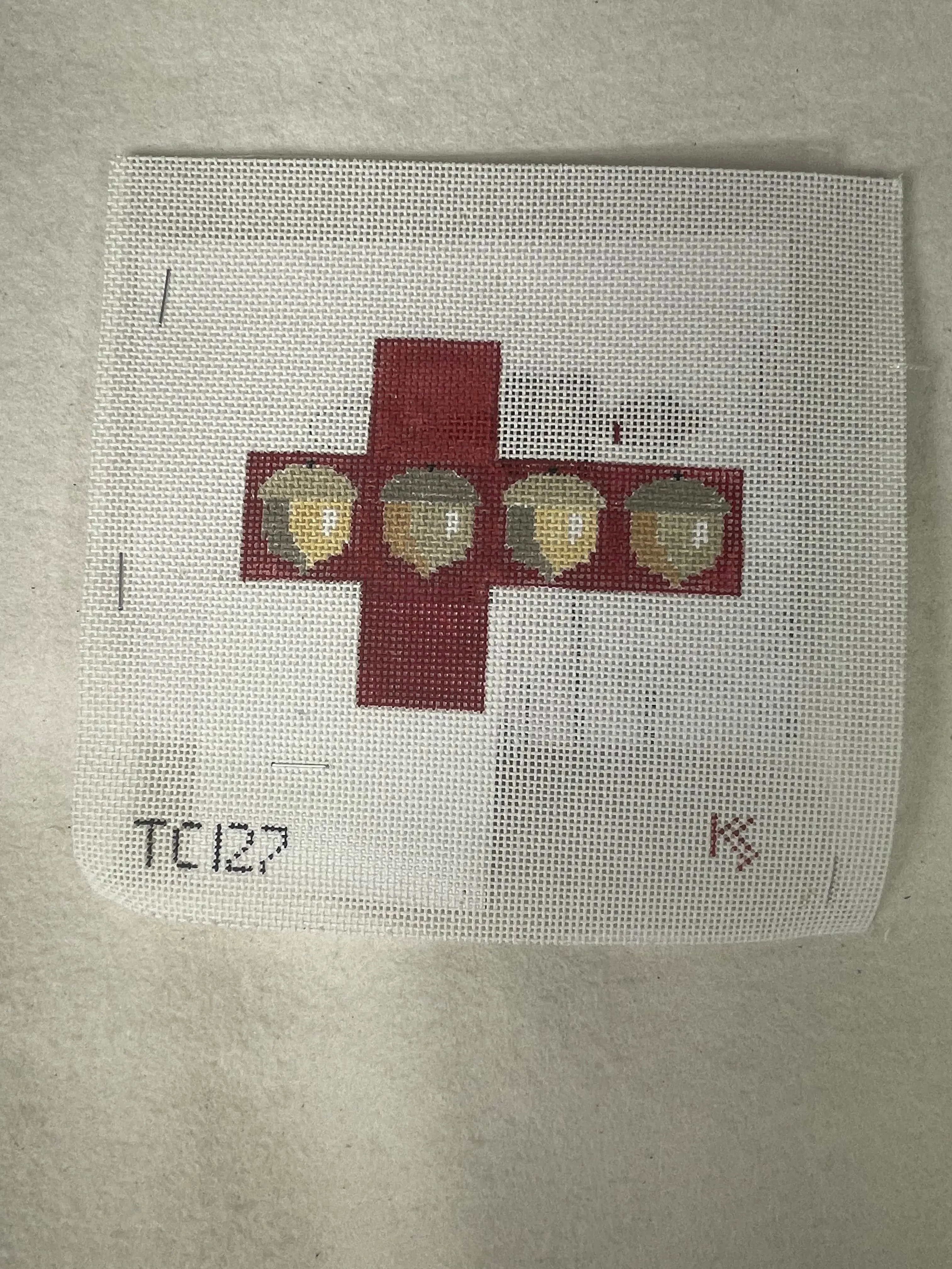 * Kathy Schenkel TC127 Acorns on Red Tiny Cube