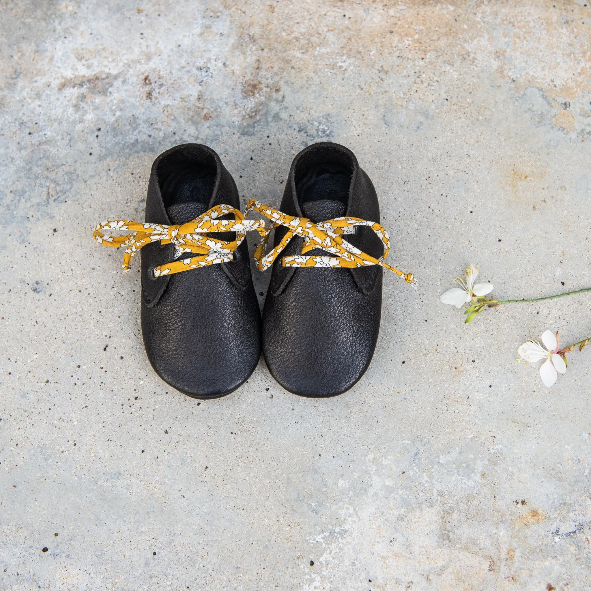 BLACK TRAVELLERS WITH LIBERTY PRINT LACES