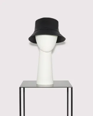 Bucket hat in lamb leather