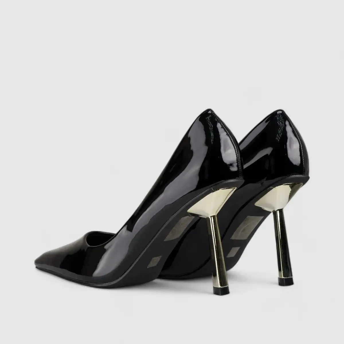 Bulbul Court Shoe Black LU005