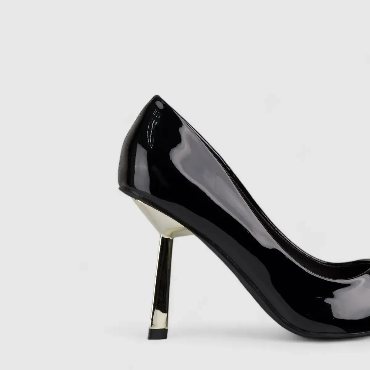 Bulbul Court Shoe Black LU005