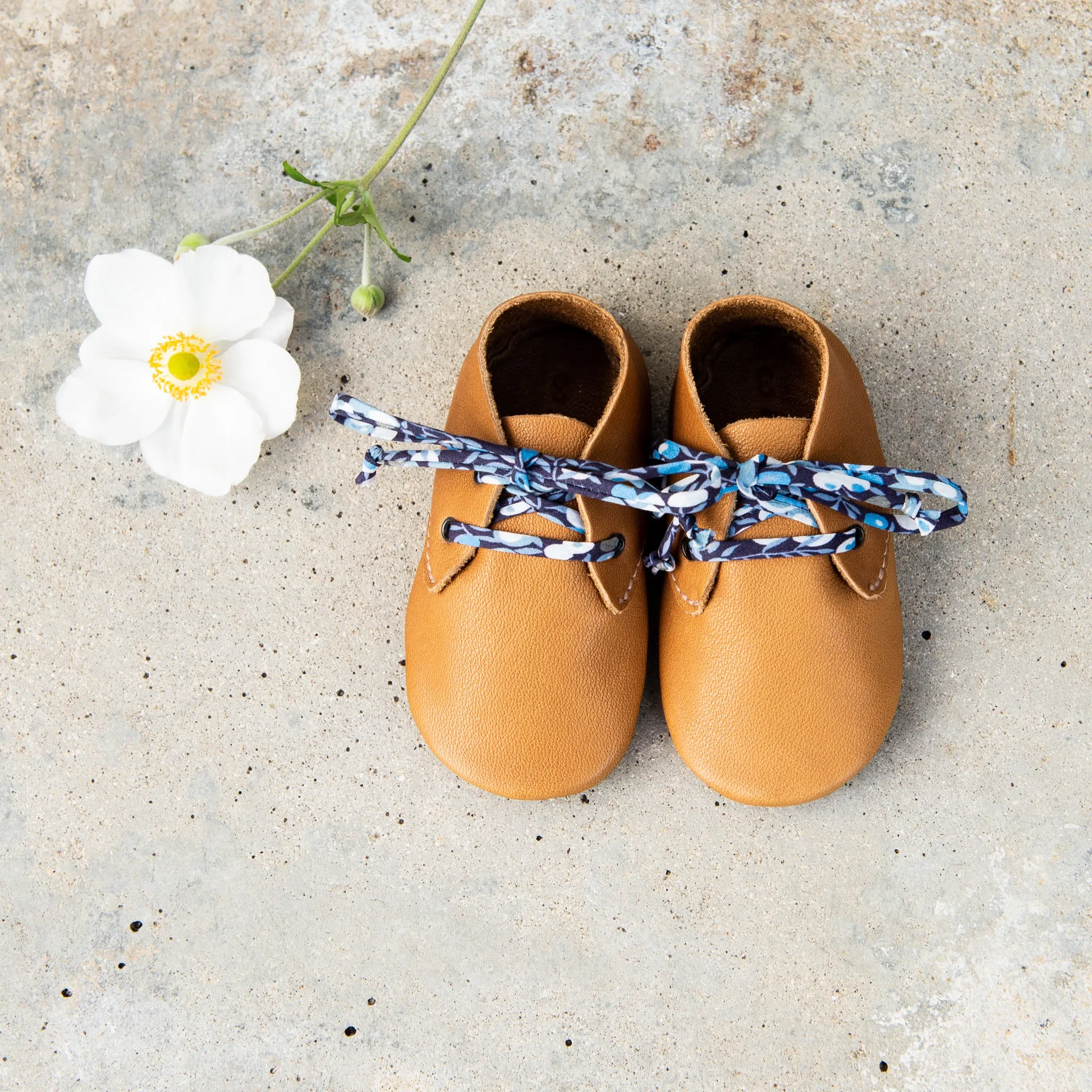 CINNAMON TRAVELLERS WITH LIBERTY PRINT LACES