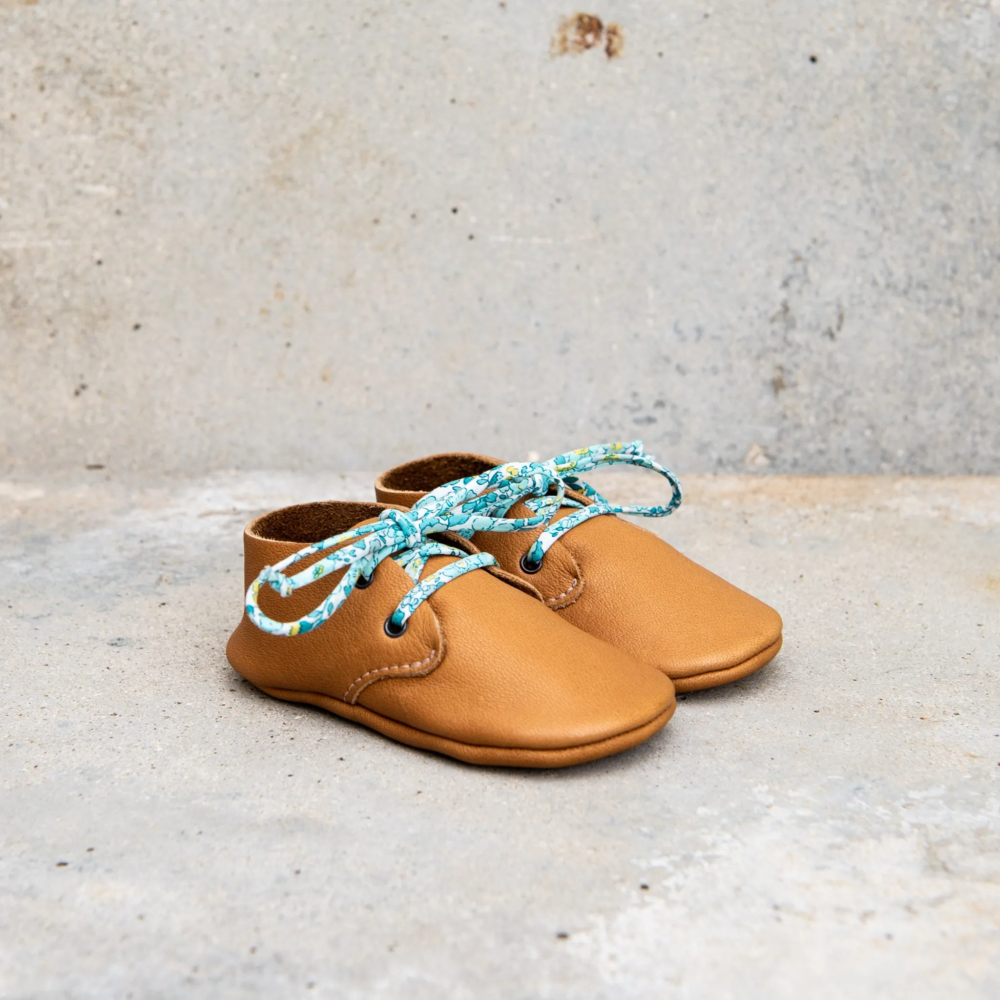 CINNAMON TRAVELLERS WITH LIBERTY PRINT LACES