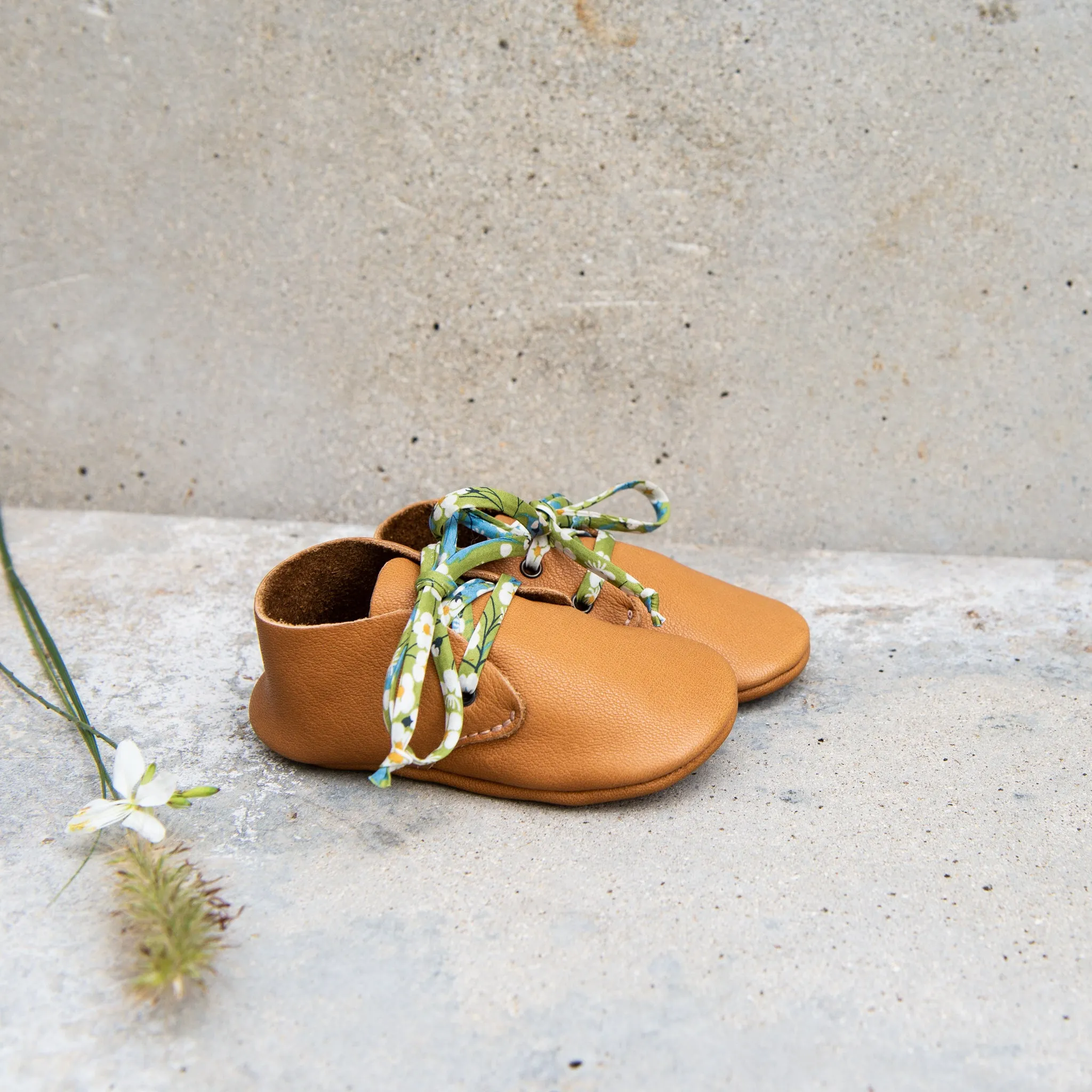 CINNAMON TRAVELLERS WITH LIBERTY PRINT LACES