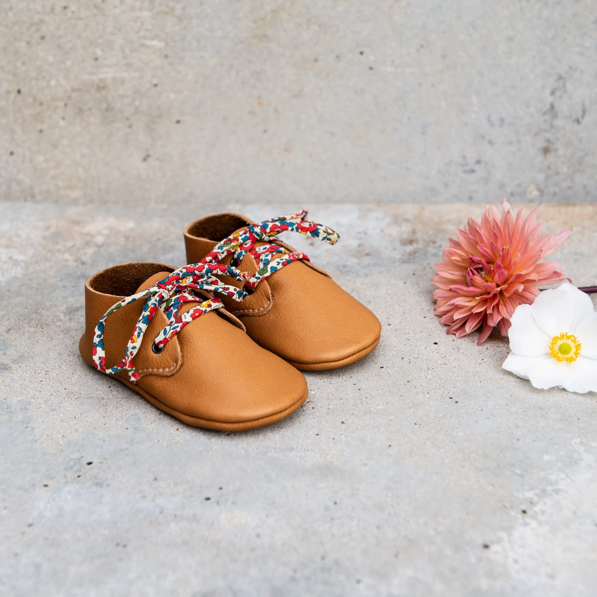 CINNAMON TRAVELLERS WITH LIBERTY PRINT LACES