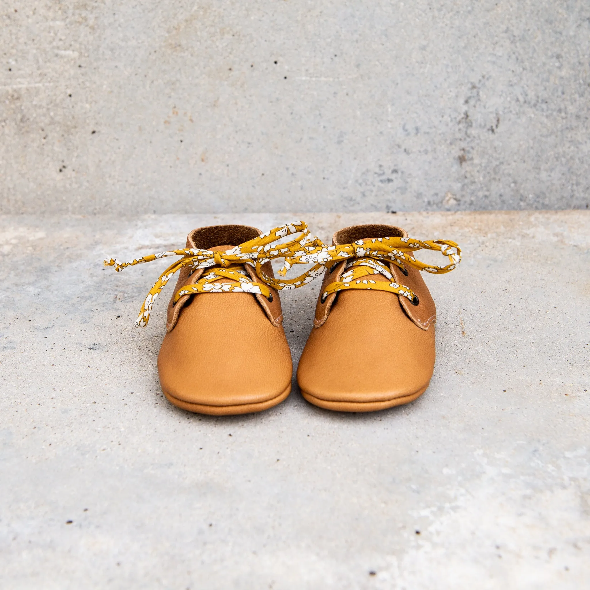CINNAMON TRAVELLERS WITH LIBERTY PRINT LACES