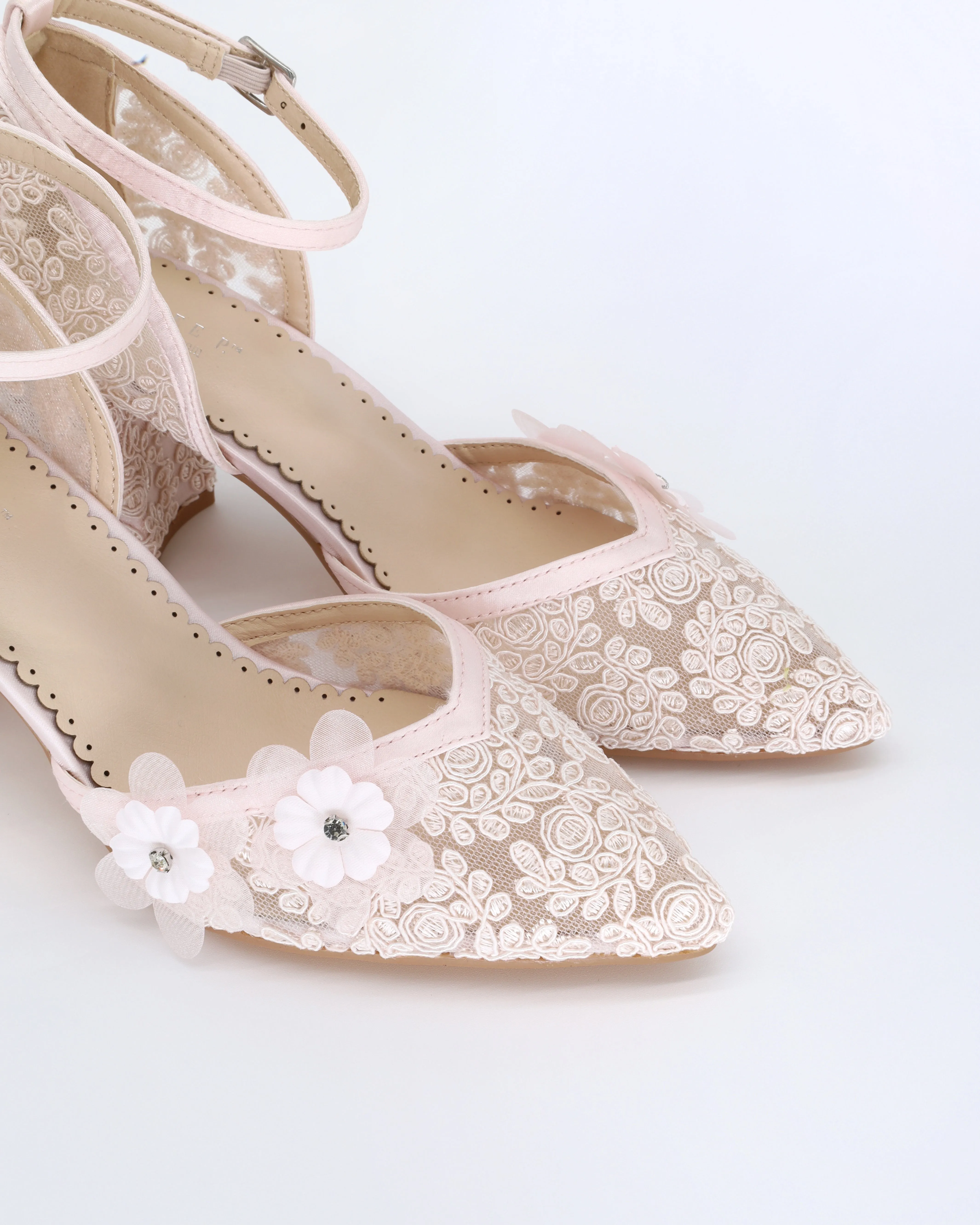 Dusty Pink Lace Block Heels Evening Shoes with Flower Applique