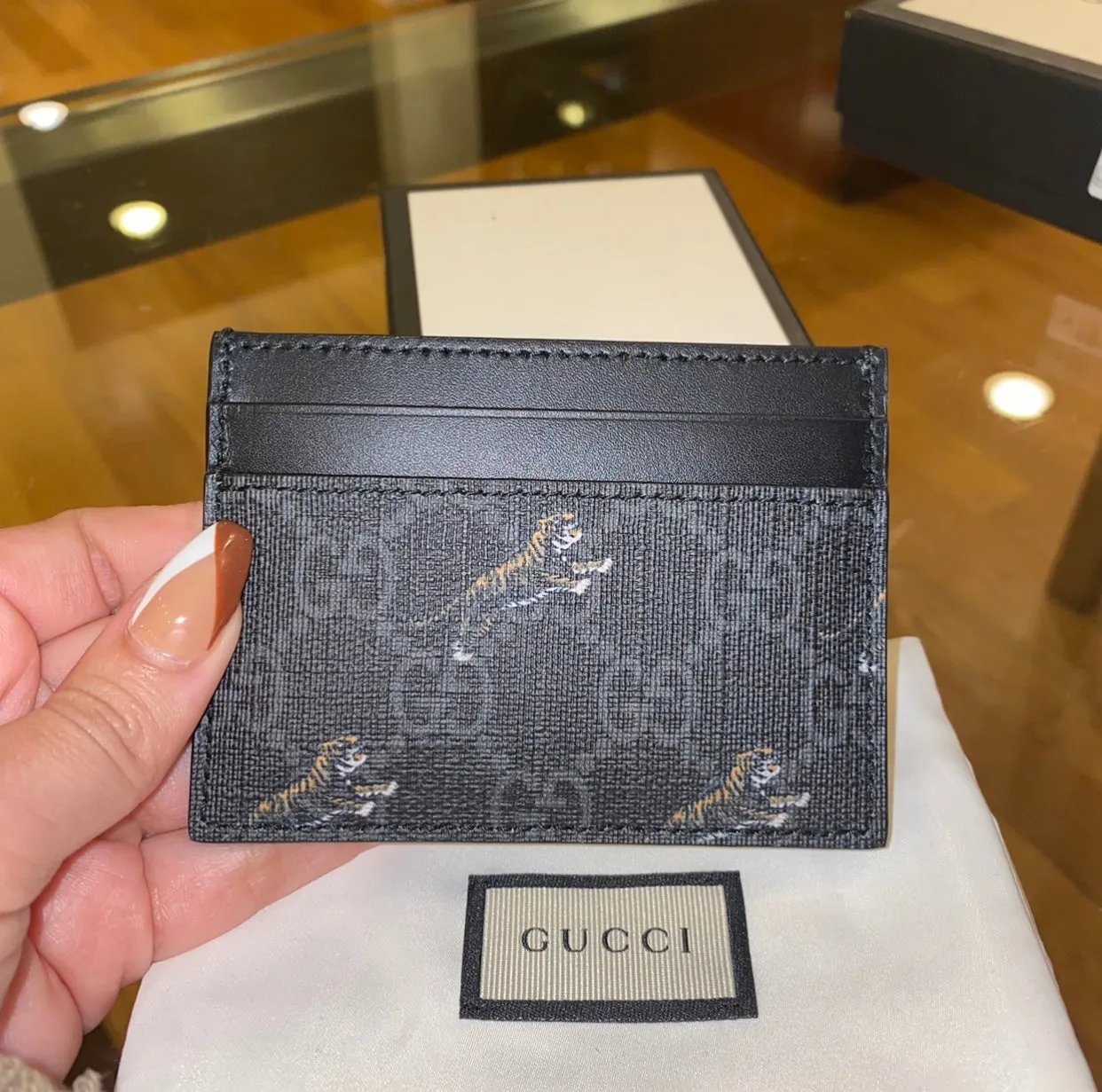 Gucci GG Supreme Canvas Tiger Print Cardholder in Black