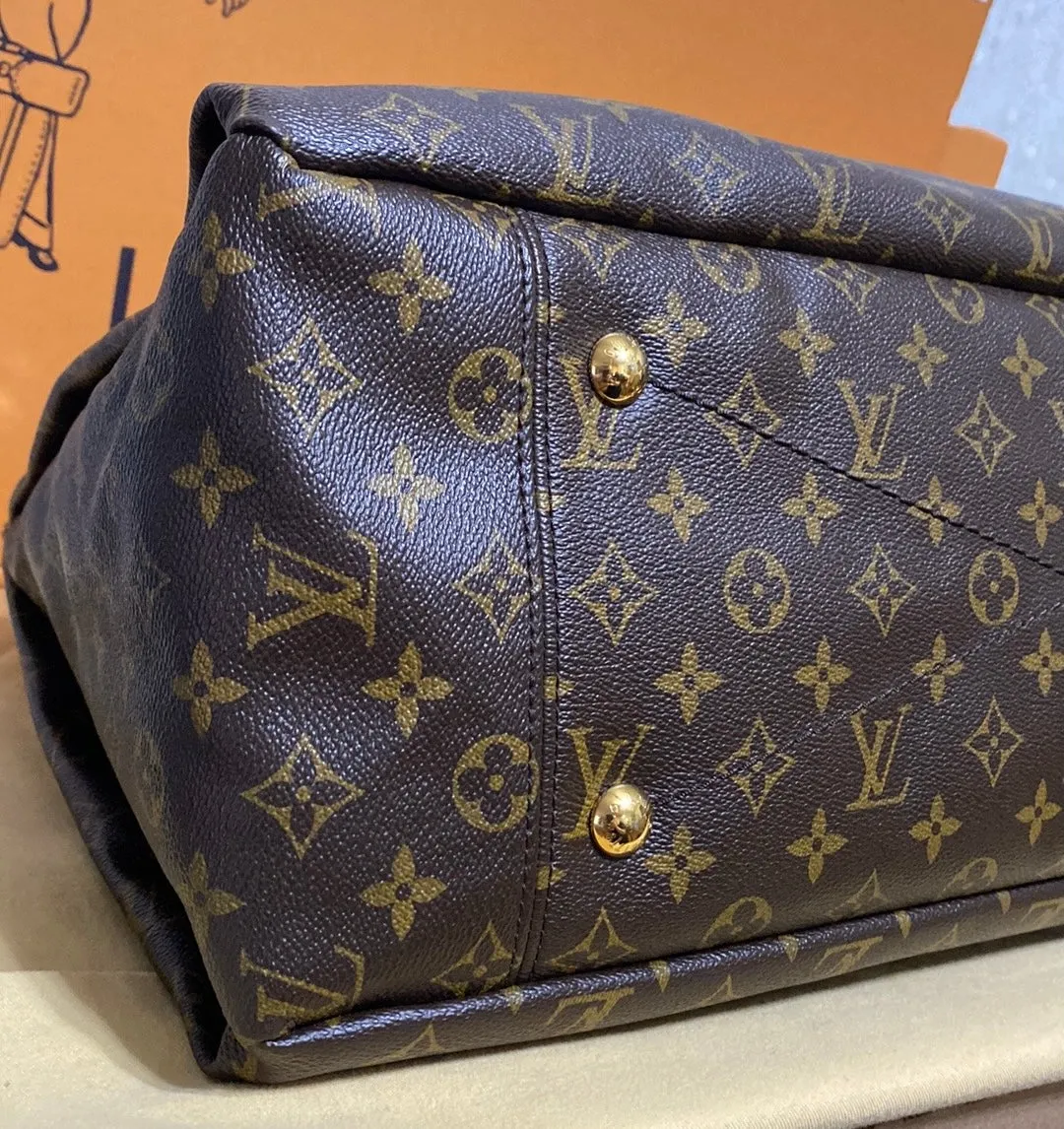 Louis Vuitton Monogram Canvas Artsy GM Handbag/Shoulder Bag