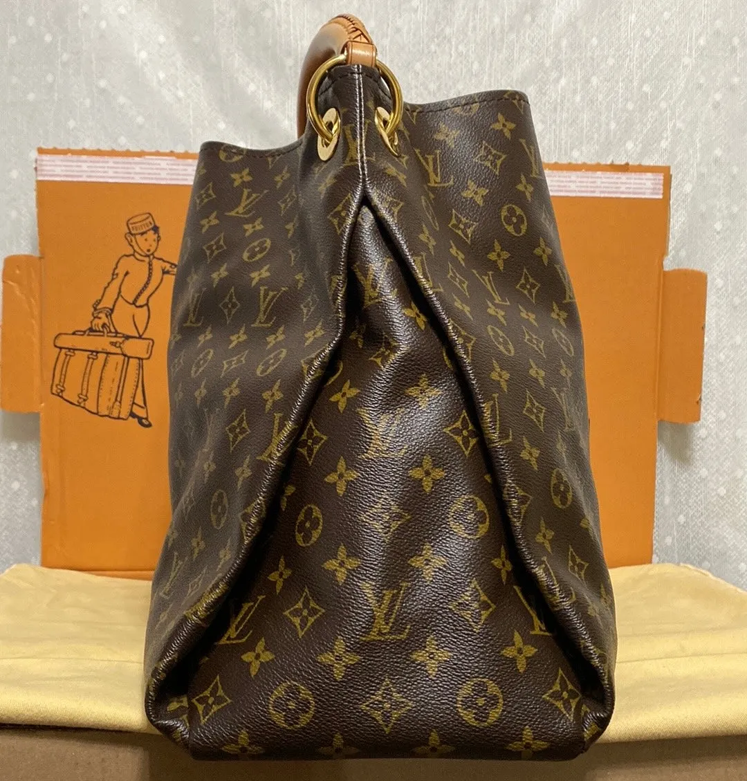 Louis Vuitton Monogram Canvas Artsy GM Handbag/Shoulder Bag