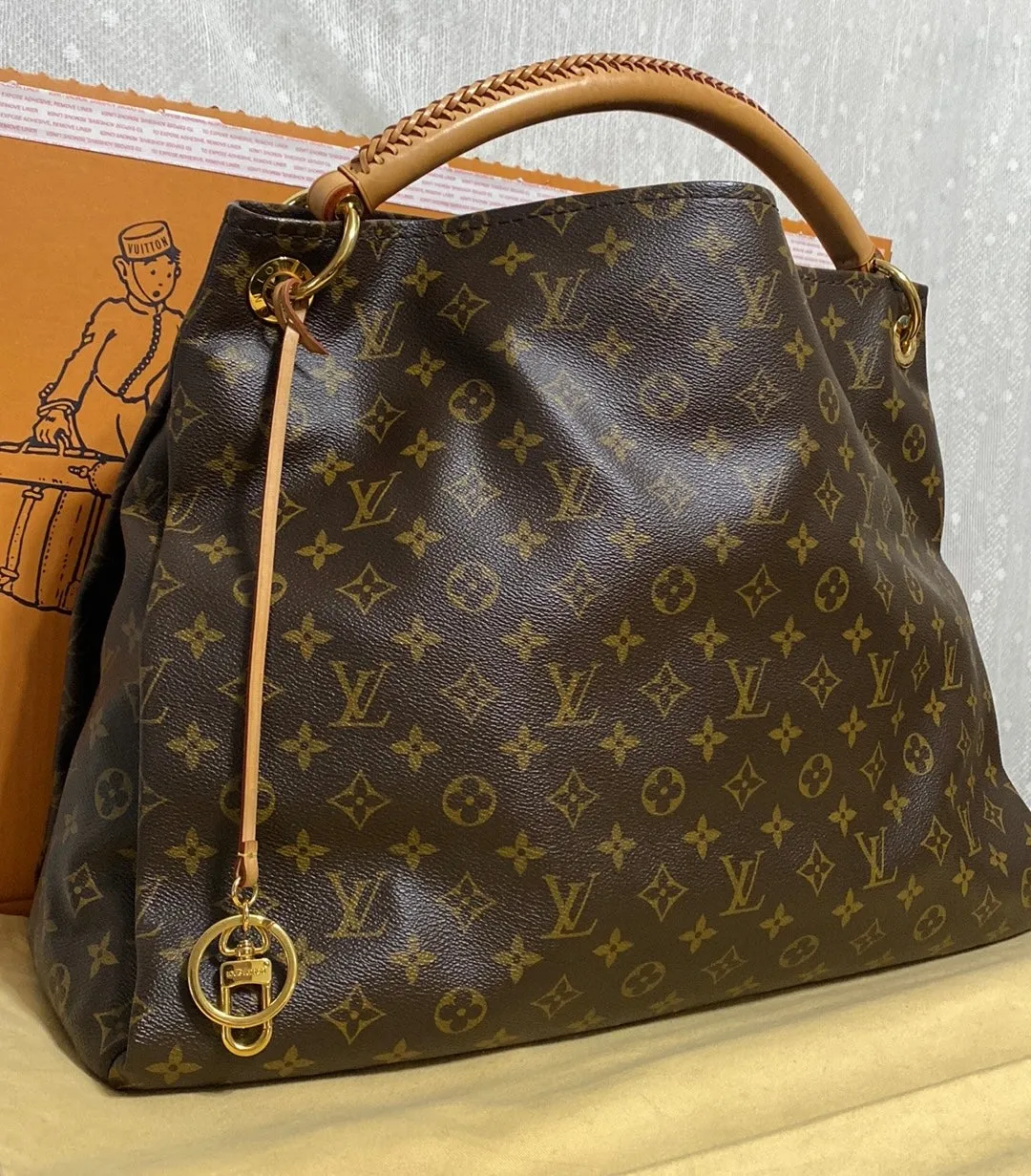 Louis Vuitton Monogram Canvas Artsy GM Handbag/Shoulder Bag