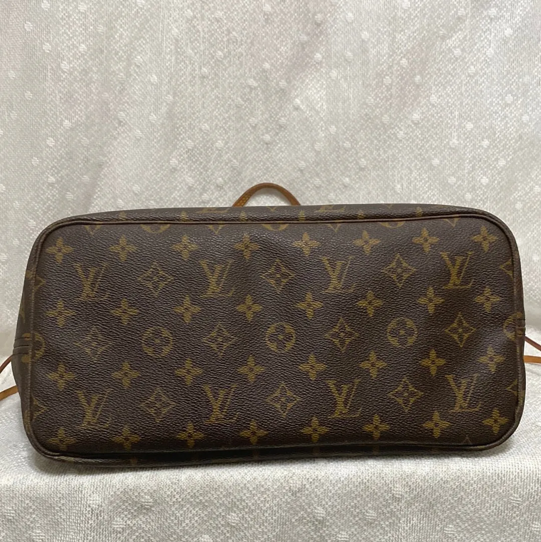 Louis Vuitton Neverfull MM Monogram Canvas Tote