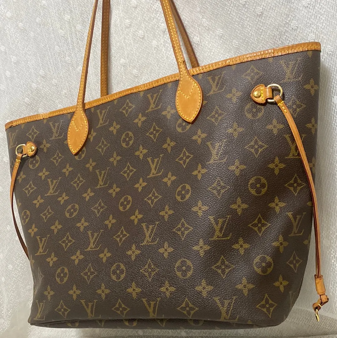 Louis Vuitton Neverfull MM Monogram Canvas Tote