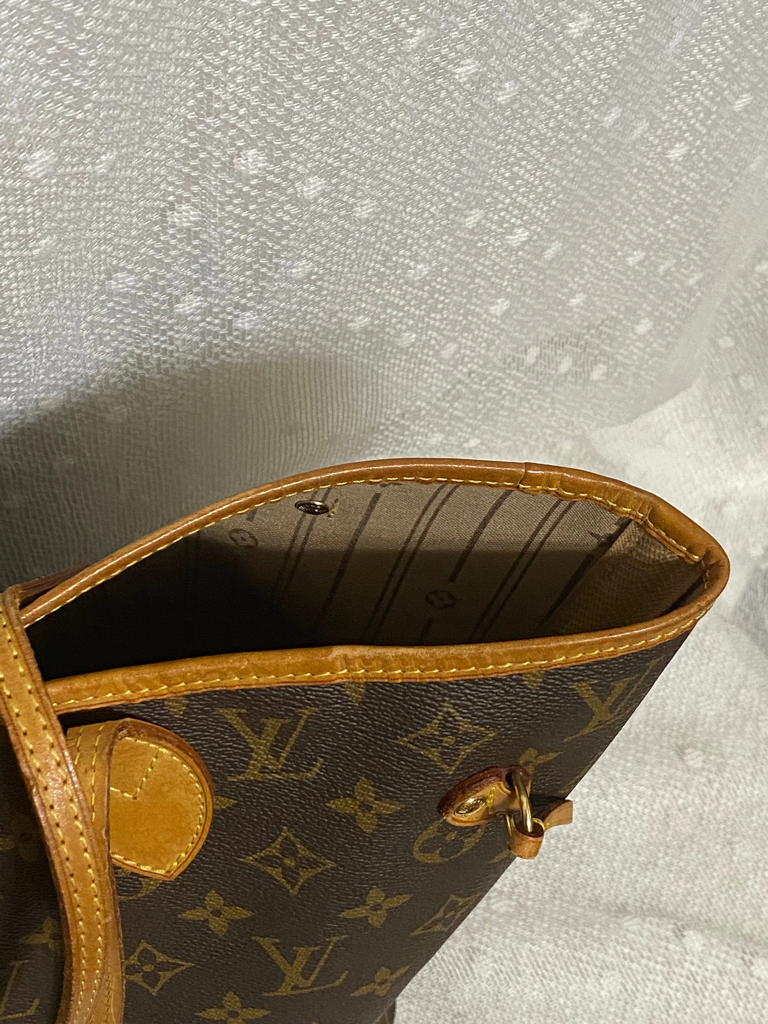 Louis Vuitton Neverfull MM Monogram Canvas Tote