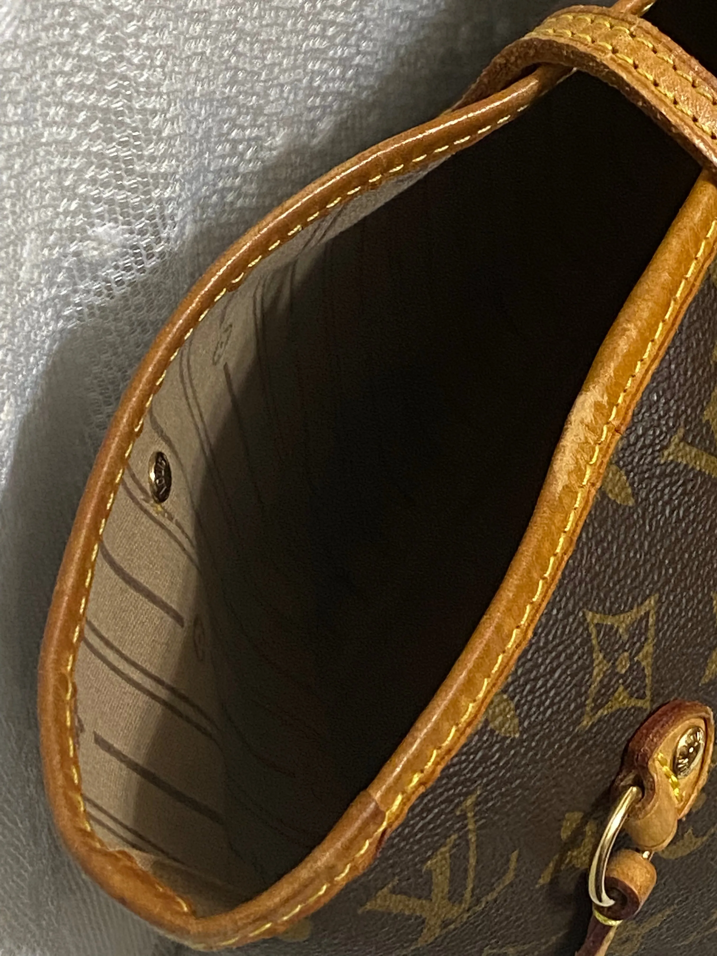 Louis Vuitton Neverfull MM Monogram Canvas Tote