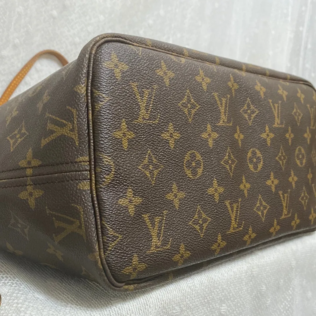 Louis Vuitton Neverfull MM Monogram Canvas Tote