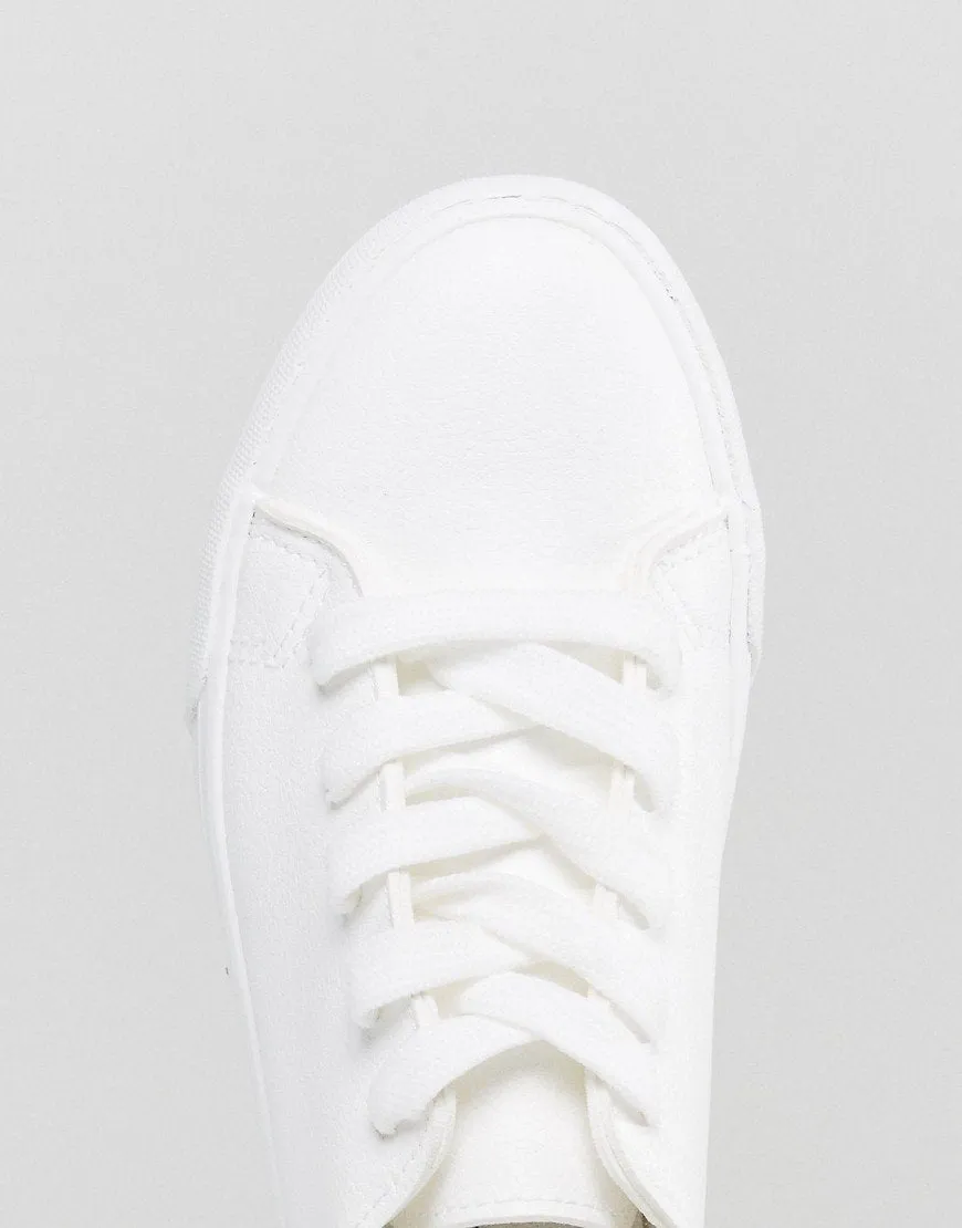 New Look lace up trainer