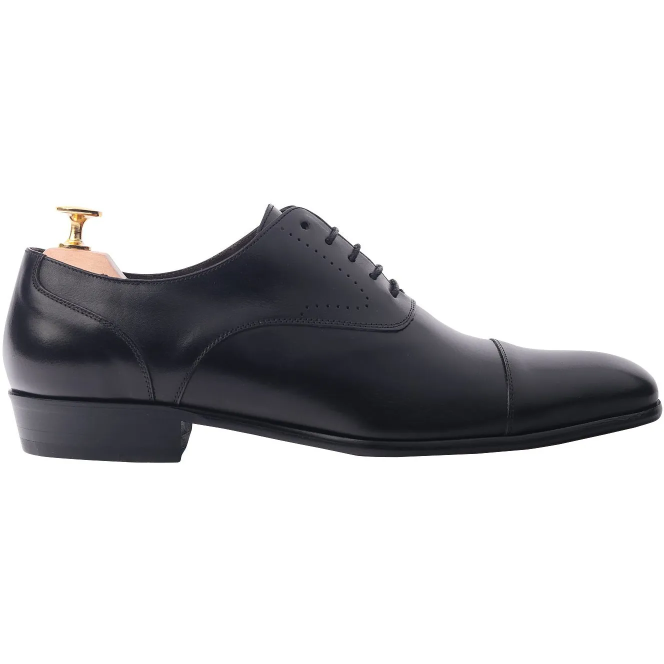 The Antonio in Black