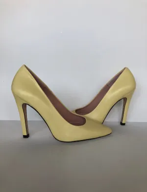 Verano Yellow Size EU 37 - USA 7