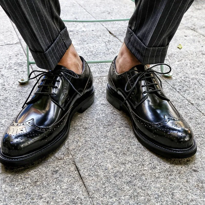 Vintage leather brogue engraved business casual leather shoes