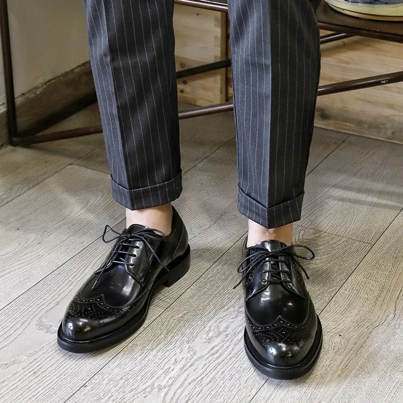 Vintage leather brogue engraved business casual leather shoes