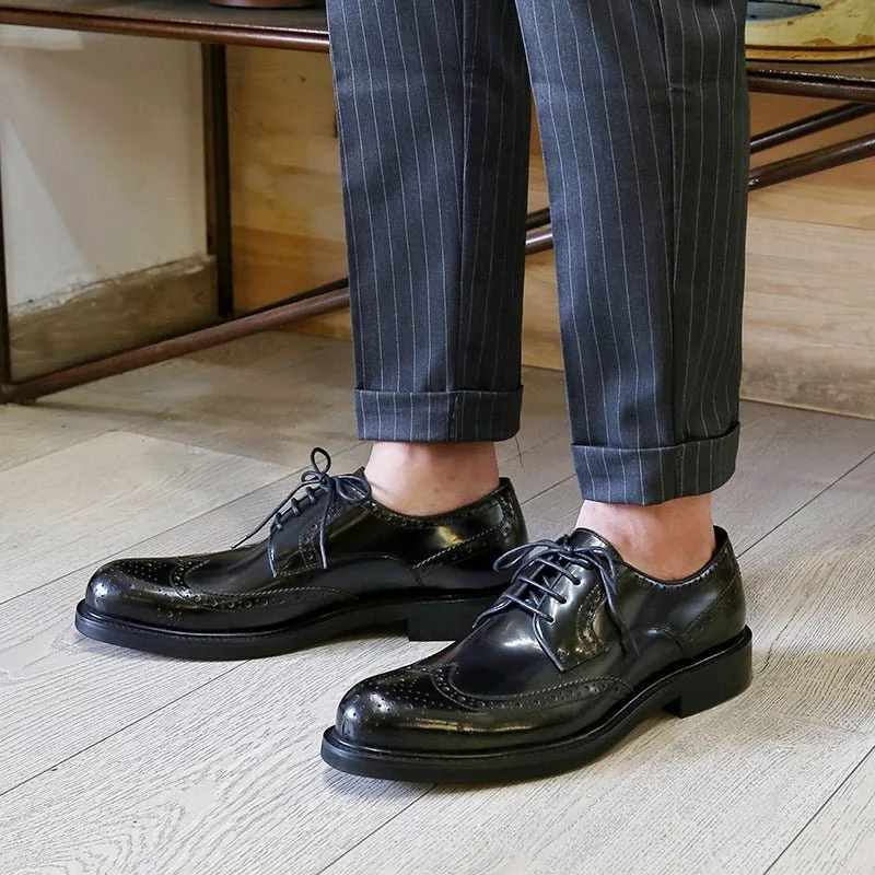 Vintage leather brogue engraved business casual leather shoes